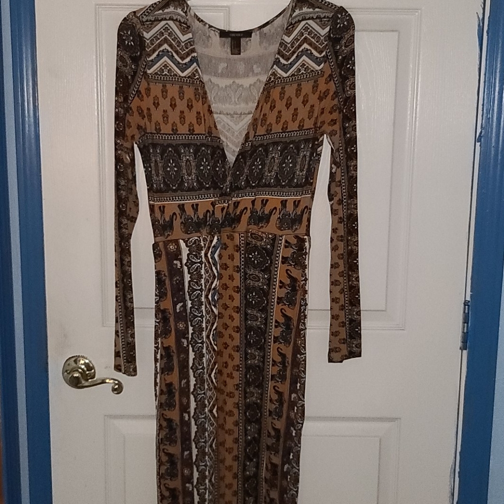 GLOBAL PRINT MAXI DRESS